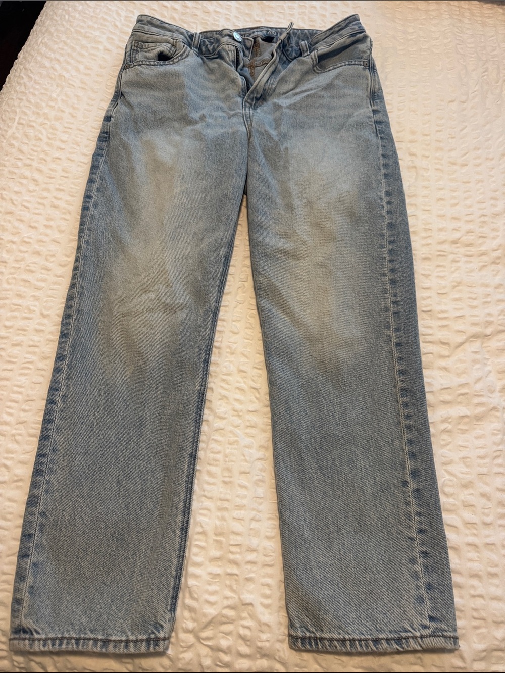 American Eagle Light Wash Tapered Leg Jeans Strigid